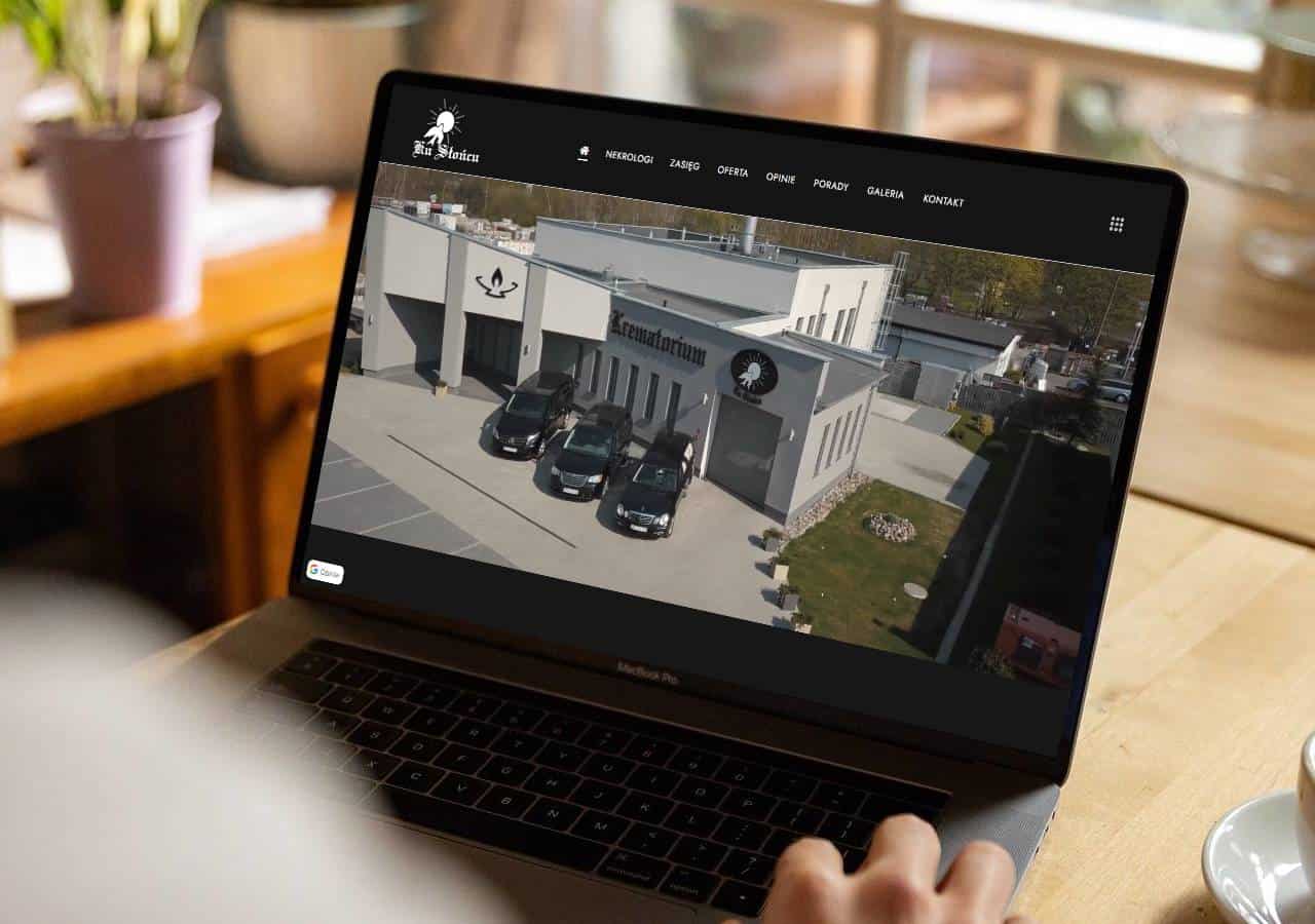 Ku Słońcu na laptopie